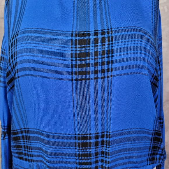 Plaid Cropped Blouse - Picture 2 of 7